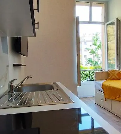 Apartment Le Maupassant - Close To Palais, Quiet And Comfortable *